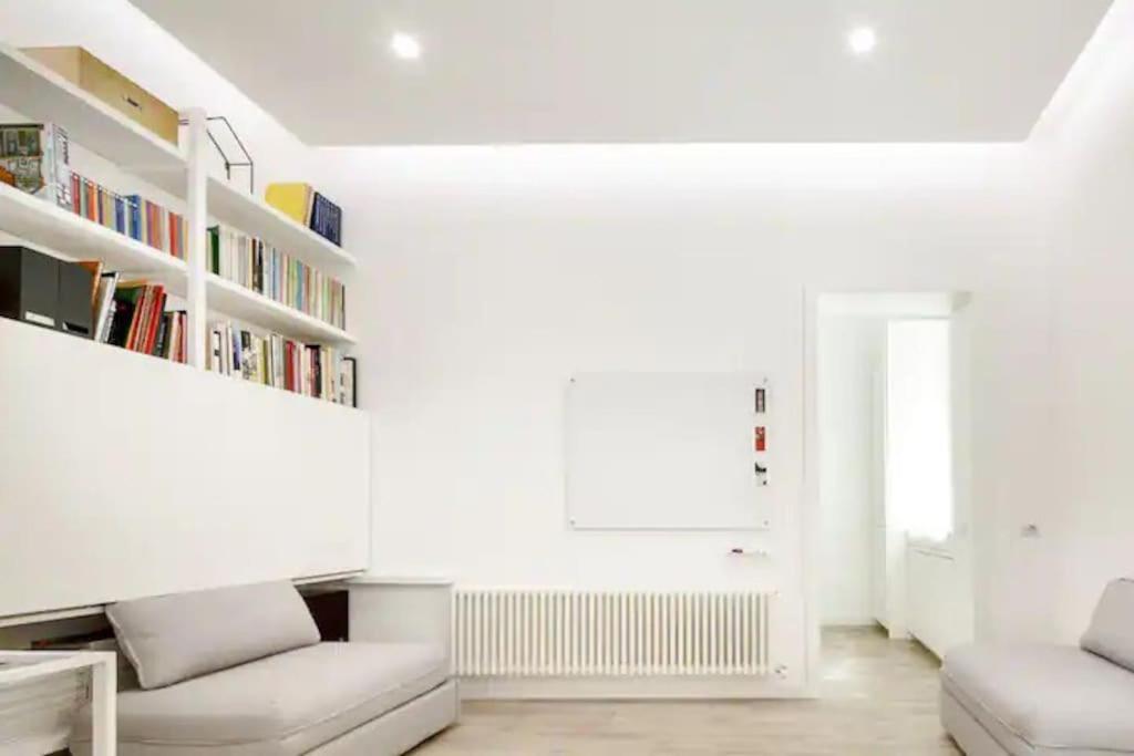 Apartment Vsg25 Nel Centro Di Cagliari Luaran gambar