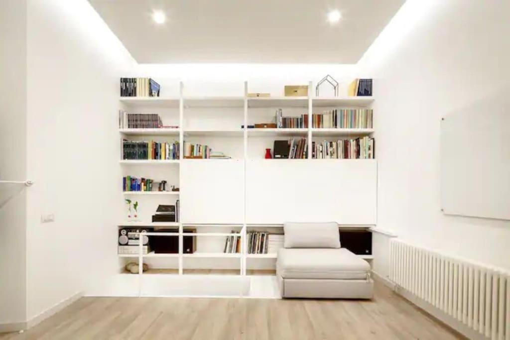 Apartment Vsg25 Nel Centro Di Cagliari Luaran gambar