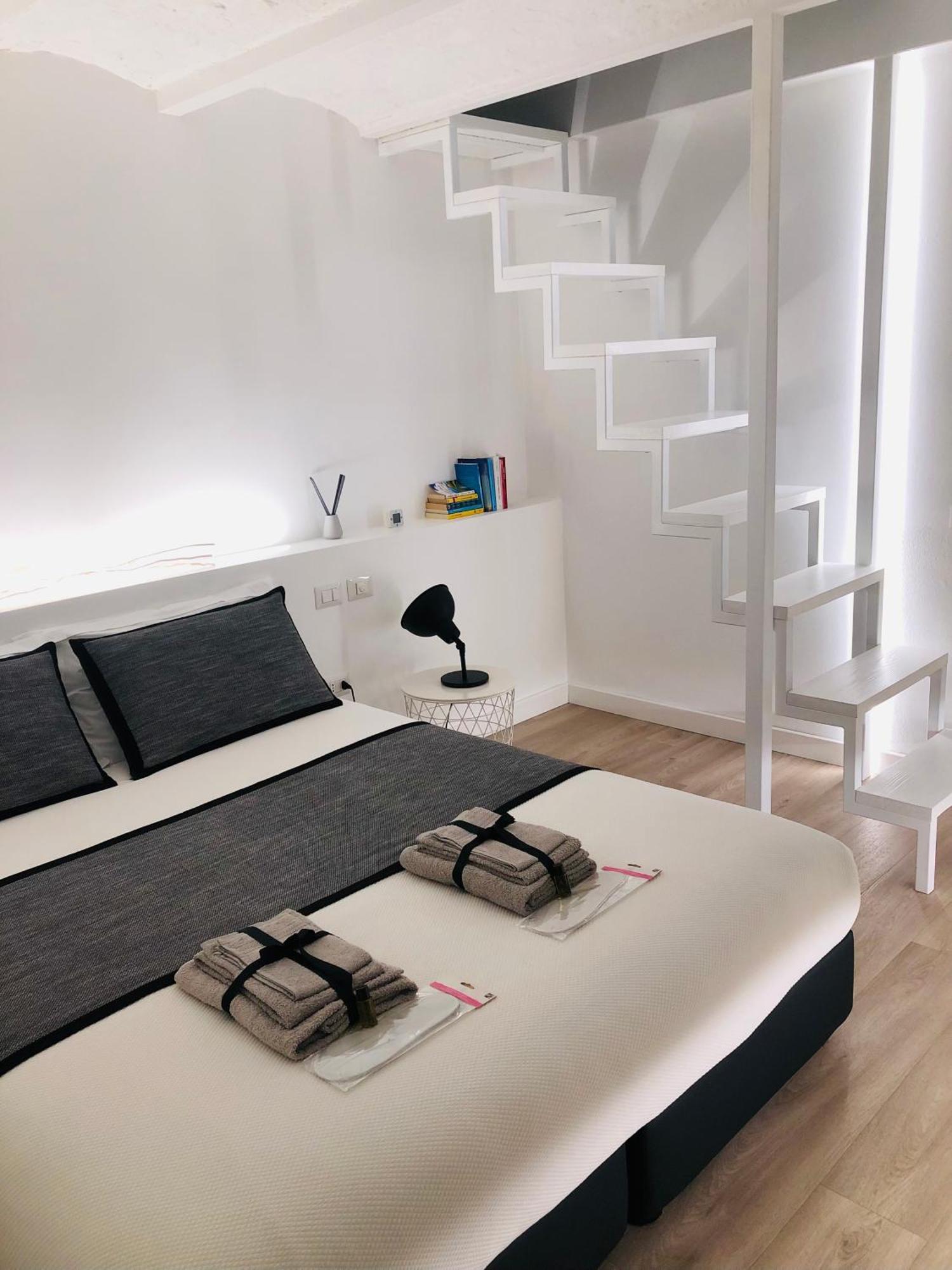 Apartment Vsg25 Nel Centro Di Cagliari Luaran gambar